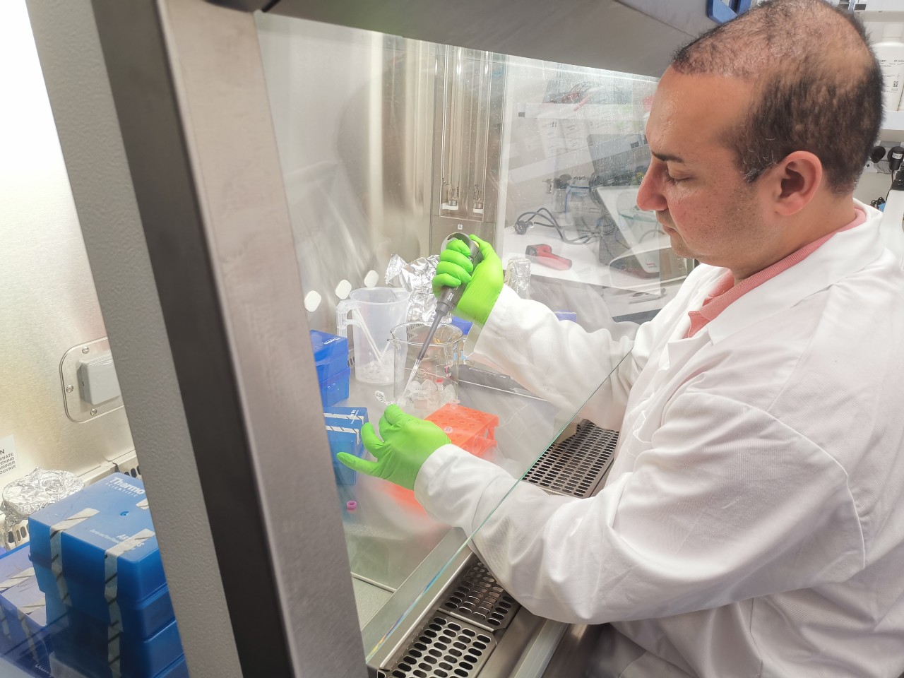 Kimer Med Lead Scientist, Dr Rishi Pandey, working in the laboratory.